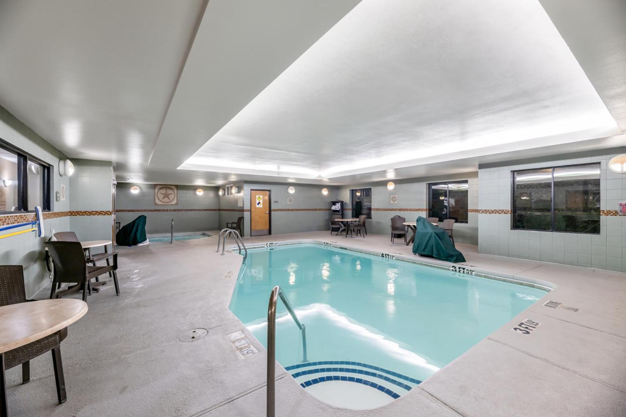 Hotel Comfort West 3*